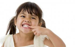 Ребенок скрипит зубами во сне: причины и лечение Ребенок сне скрипит зубами чавкает