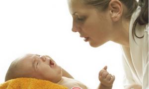 Колики у новорожденных, лечение в домашних условиях